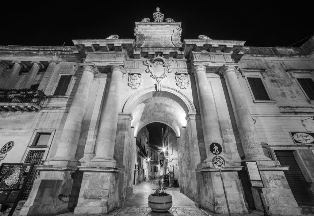 Lecce Stazione Centrale Экстерьер фото