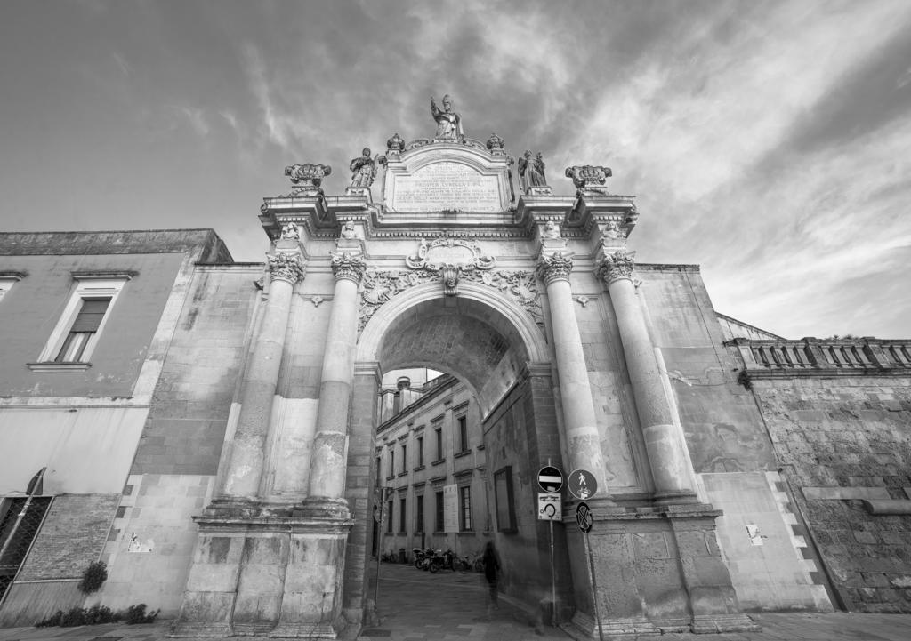Lecce Stazione Centrale Экстерьер фото