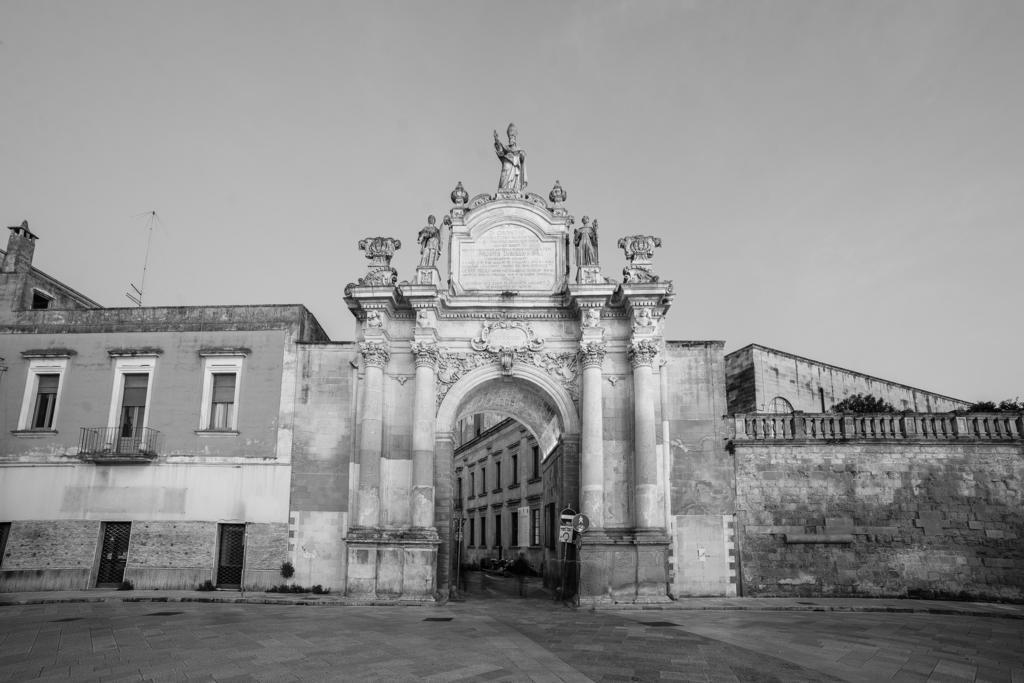 Lecce Stazione Centrale Экстерьер фото